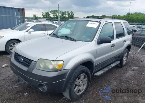 2005 Ford Escape Xlt из США, поврежденный, VIN 1FMYU03185KE08782